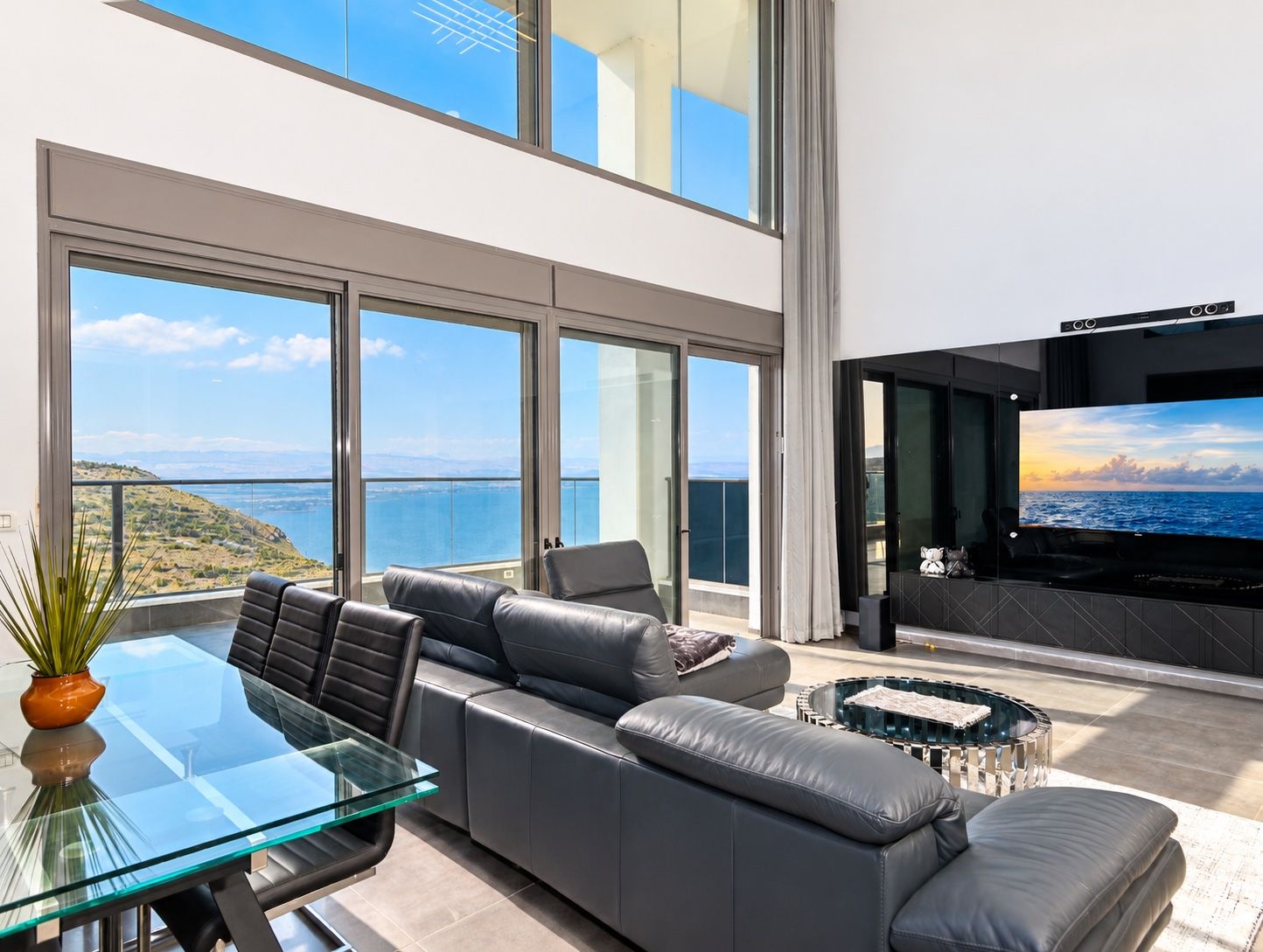 Triplex Penthouse with Pool and Lake View in Tiberias — photo 1