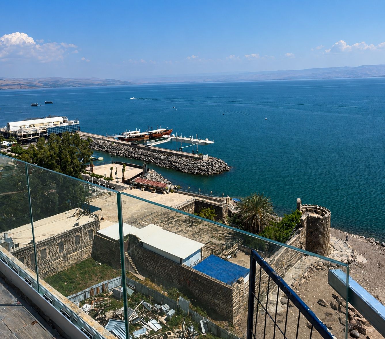 Lakefront Mini Penthouse with Large Terrace in Tiberias — photo 5