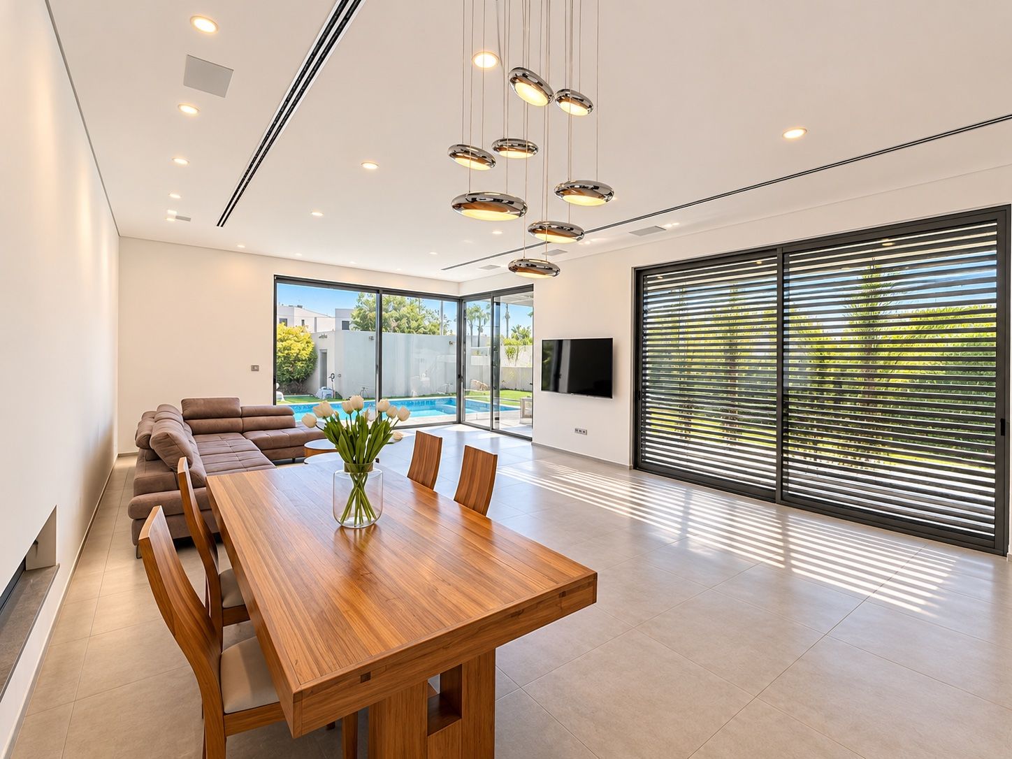 Villa de plain-pied sur 1 000 m² avec piscine à Poria Illit — photo 5