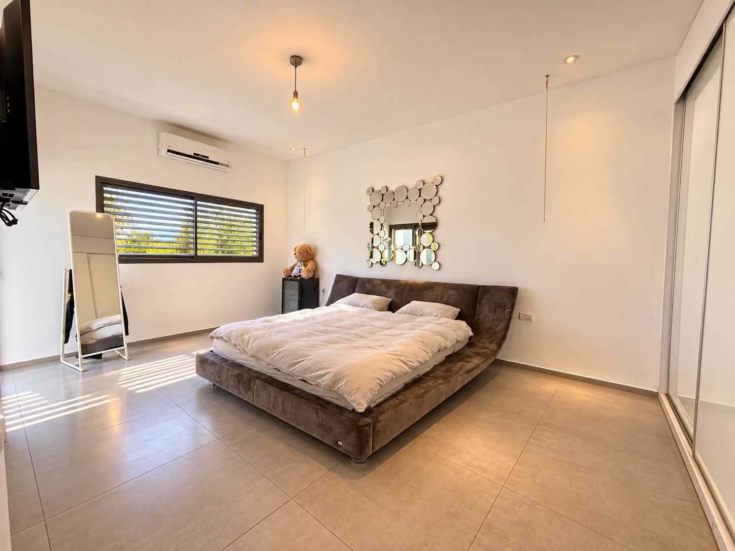 Villa de plain-pied sur 1 000 m² avec piscine à Poria Illit — photo 7