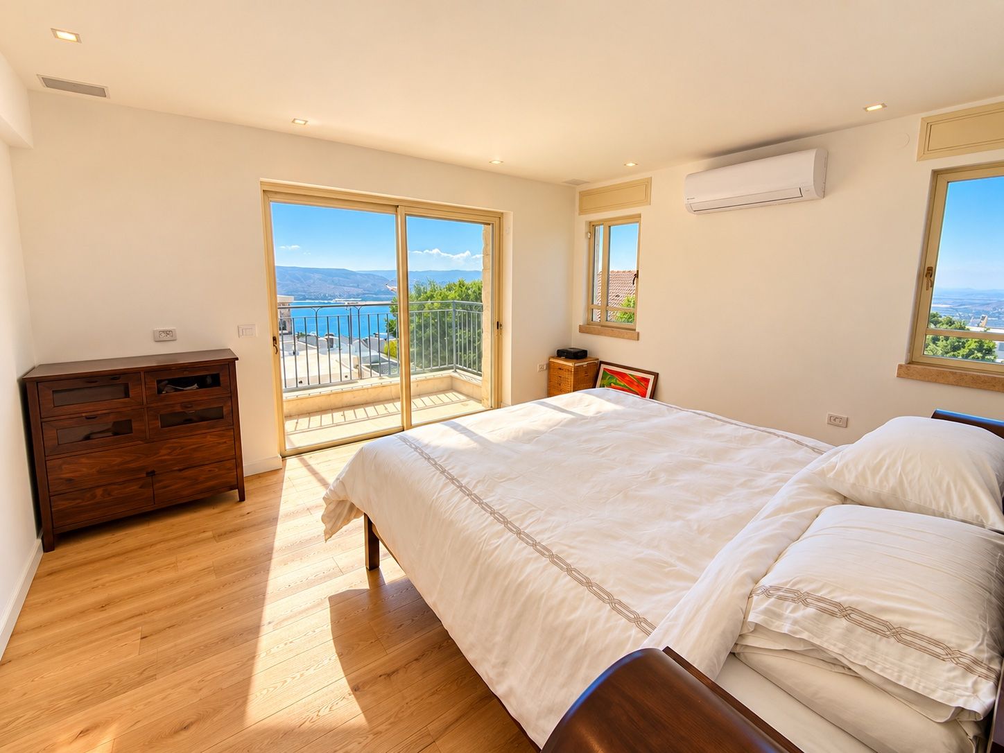 Villa sur trois niveaux avec piscine et vue sur le lac à Poria Illit — photo 9